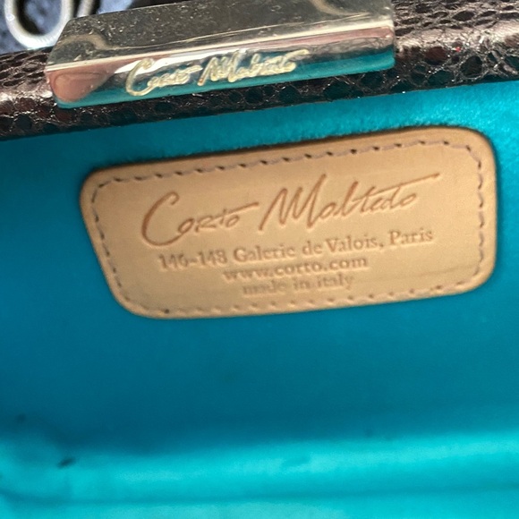 Elegant Gold Rose Clutch - Picture 3 of 7